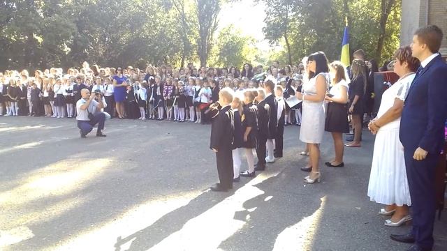 Выступление ники на линейке! 1.09.2016 смотреть онлайн