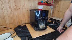 Две кофемашины Krups на обслуживании. EA81 и EA82. (Перезаливка в 4к)