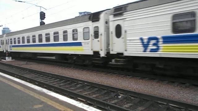 ДС3-011 с поездом №31/32 "Четыре столицы" Рига-Киев смотреть онлайн