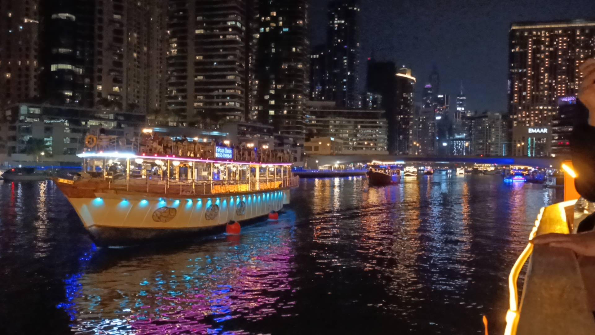 Дубай. День 3. Мадинат Джумейра. Пляж Джумейра. Ужин на лодке ДОУ по Дубай Марина смотреть онлайн