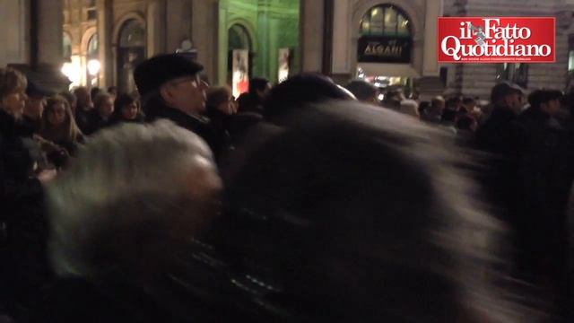 Milano saluta Abbado. La Scala vuota, Beethoven e 8mila persone in piazza смотреть онлайн