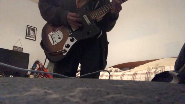 Amateur Guitarist Discovers Drop D For The 0-3-5th time смотреть онлайн