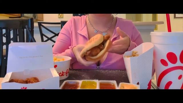 ASMR MUKBANG SPICY CHICKEN SANDWICH NUGGETS MAC & CHEESE WAFFLE FRIED (no talking, eating sounds) смотреть онлайн