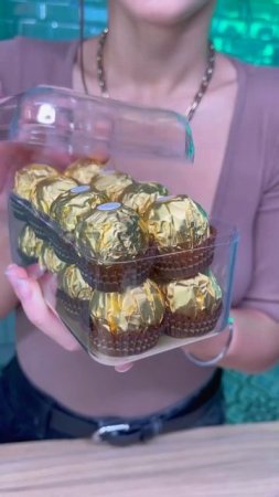 Уже готовим огромную конфету Ферреро🍫 Подпишись, чтобы не пропустить) Кто ещё любит их?