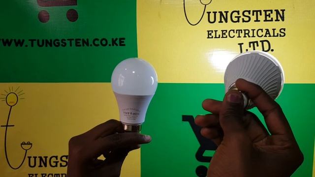 Intelligent vs Normal LED bulb смотреть онлайн