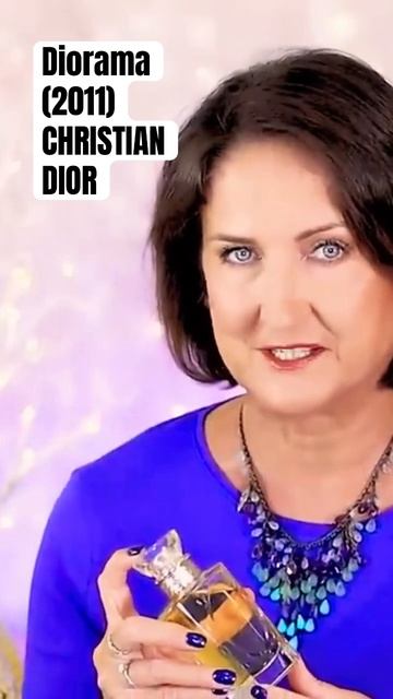 Замечают все! Diorama (Диорама) Красота цветов от Dior #garbanza #духи #обзорпарфюма #shorts смотреть онлайн