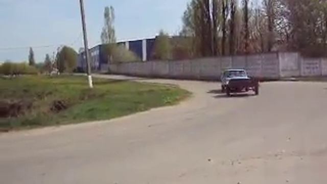 ЗАЗ 968м (в деревне Медвежье Ушко).AVI смотреть онлайн