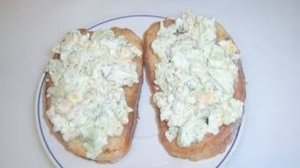 Гренки с салатом на завтрак. Маринкины творинки