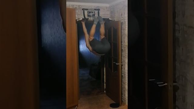 НОВЫЙ РЕКОРД! 100 ПОДЪЁМОВ НОГ К ТУРНИКУ ВРЕМЯ 5МИН 25СЕК смотреть онлайн