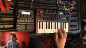 Akai MPK mini play MK3 VRB demo part 4 live looping using Zoom G1Four