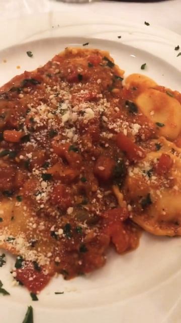 Satisfying Lobster Ravioli w/ Basil & Tomato Sauce topped with Parmesan Cheese #asmr #asmrmukbang смотреть онлайн