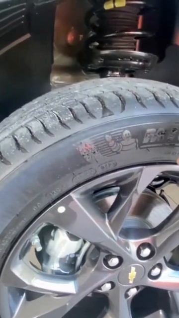 Toda roda tem o seu valor e a da nova chevrolet montana é essa aqui. смотреть онлайн