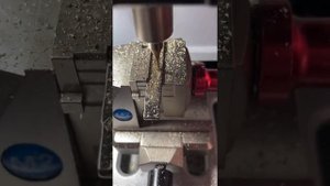 Xhorse Dolphin XP-005. Cut by bitting HU162/T key blade