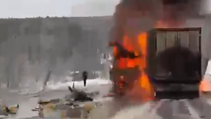 Горит фура, ДТП Дальнобой,  жесть смотреть онлайн