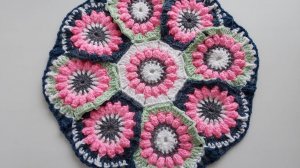 ОБЪЕМНАЯ СИДУШКА КРЮЧКОМ. СИДУШКА ИЗ МНОГОУГОЛЬНЫХ МОТИВОВ.