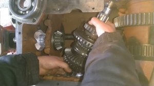 Т-25. Часть 6. Сборка КПП. Продолжение.