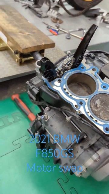 Major surgery on an F850GS. The patient needed a transplant #bmw #powersports #motorcycles #f850gs смотреть онлайн