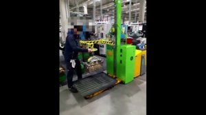The Mobile Industrial Manipulator: smart, user-friendly, auto-weight sense and auto-balancing