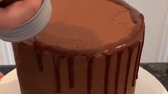 Cookie Dough Chocolate Drip Cake (Vegan) смотреть онлайн