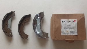 Задние тормозные колодки под барабан Куджива (KUJIWA) KUD0617. Оригинальный номер HYUNDAI 583051GA00