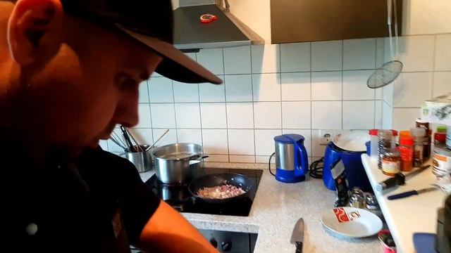 Jochen TV Kochshow: Spaghetti Carbonara (nicht original, sondern mit Bavette-Nudeln) смотреть онлайн