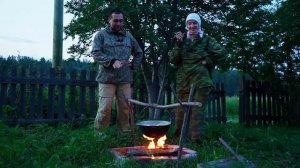 ВЕЧЕР В ДЕРЕВНЕ | УХА НА КОСТРЕ ИЗ ТРОФЕЙНОГО ЛЕЩА