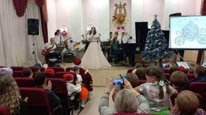 Композитор: Игорь Цветков Автор слов: Илья Резник «Золушка».