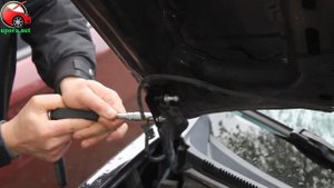 Установка упоров / амортизаторов капота на Peugeot 4007 от upora.net