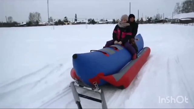 Надувной буксируемый аттракцион зимний банан.