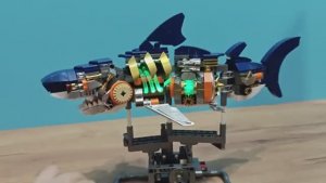 Собрал подвижную Акулу робот из китайского LEGO! Механическая Акула!