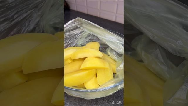 Куриные пончики с картошечкой и сырным соусом