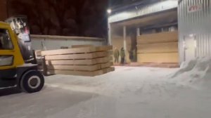 Загрузка обрезного бруса в сушильную камеру