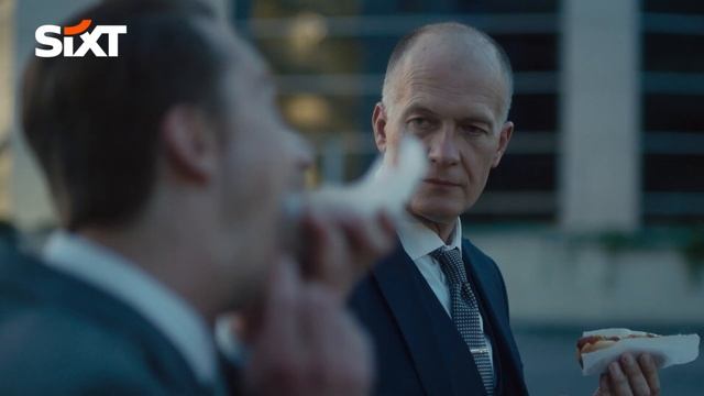 HOT DOG FEAT. BMW IX смотреть онлайн