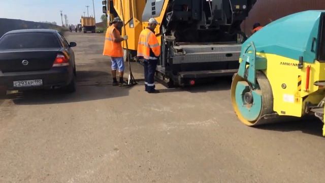 асфальт укладка