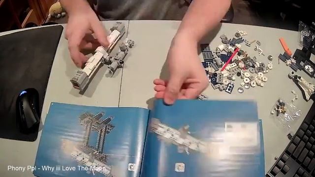 LEGO ISS Timelapse смотреть онлайн