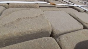 Брусчатка из камня состаренная 10х10х5 см серо зелёная