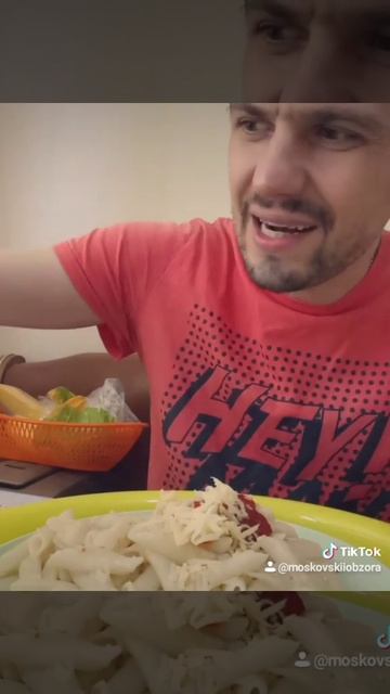 ОБЖОР НА МАКАРОНЫ С ТЕРТЫМ ГОЛЛАНДСКИМ СЫРОМ И ОТВАРНАЯ КУРОЧКА!