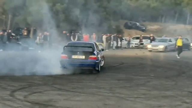 BMW E36 Street Donuts смотреть онлайн
