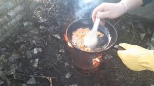 Готовка на печке щепочнице!