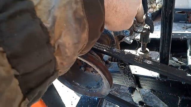 Установка НШ, гидробака и распределителя. смотреть онлайн