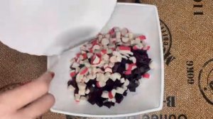 Свекольный салат с крабовыми палочками пошаговый рецепт
