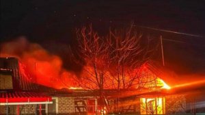 Частный дом в российском селе вспыхнул из-за невыключенной гирлянды