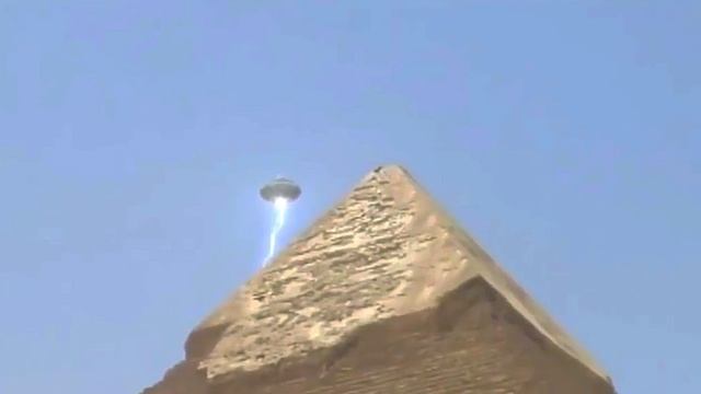 Подзарядка НЛО над пирамидой смотреть онлайн