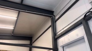 Сделали новую электропроводку в трубах в новом цеху мясокомбината.