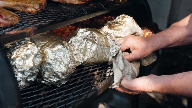 Čika Voja je najstariji Roštilj Majstor! RESTORAN KOD BRKE 🔥 смотреть онлайн