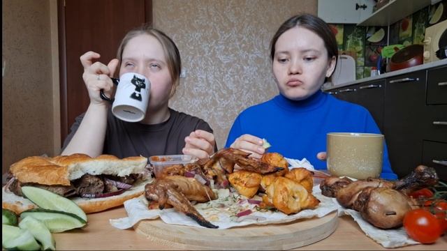МУКБАНГ ШАШЛЫК ИЗ КУРИЦЫ 🐔 ЛЮЛЯ-КИБАБ 🍖🥩 ЛЕПЁШКА 🥖 ОВОЩИ 🍅🥒