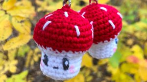 Мастер-класс брелок «Мухаморчик» крючком.