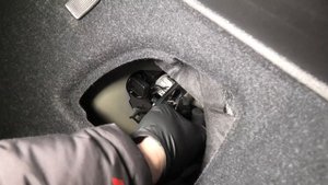 Volvo XC40 (2019-2025): Rear Turn Signals And Brake Light Bulbs Replacement.