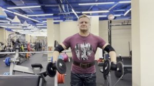 Дельты: махи с гантелями в стороны