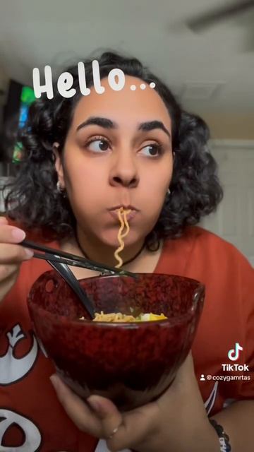 Eating Ramen and loving life! #shorts #cozygaming #anime смотреть онлайн